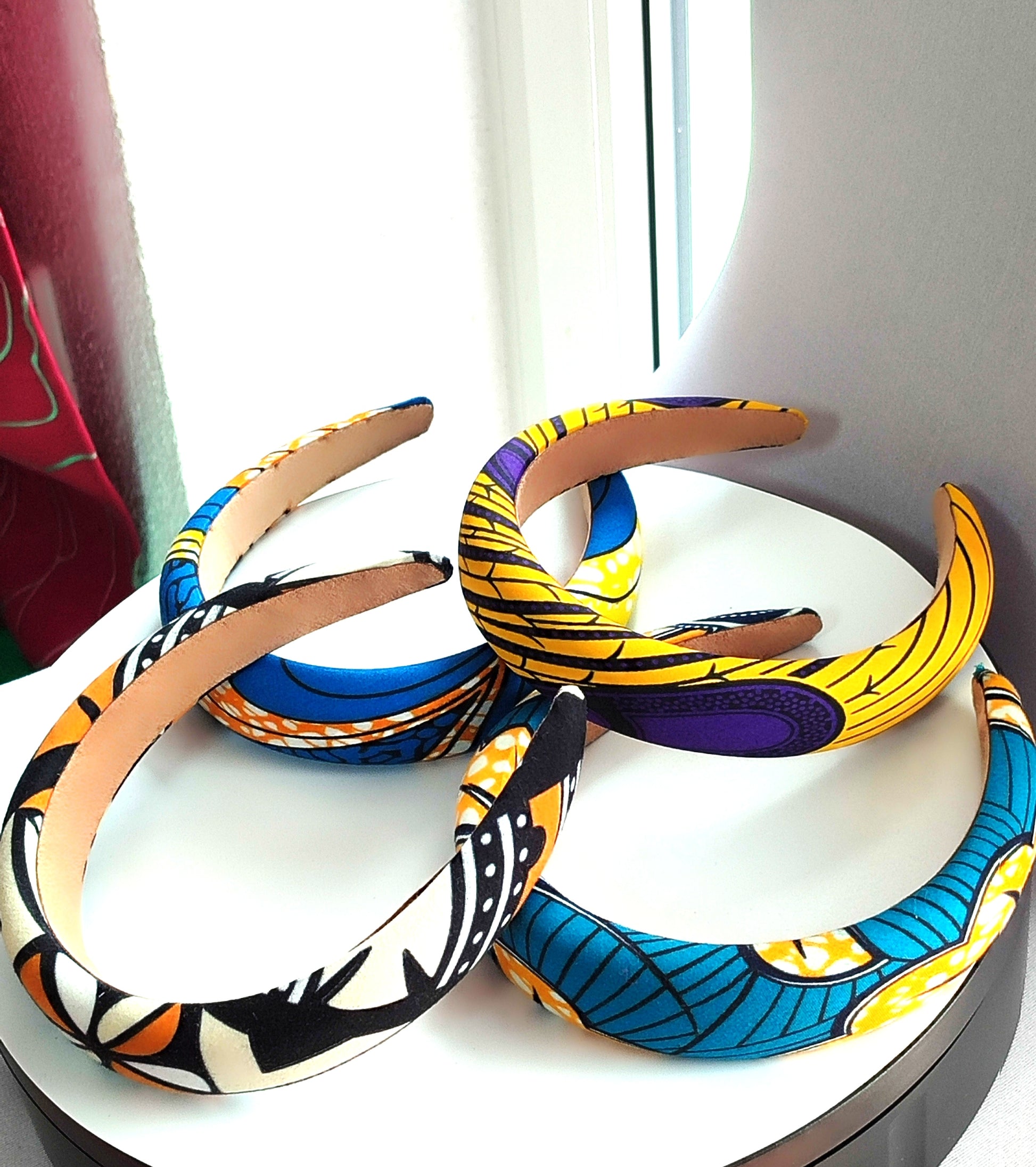 UN BANDEAU EN TISSU WAX - ADJOVIMARK