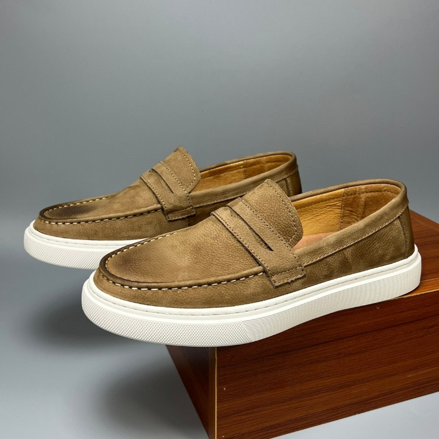 Casual Men's Genuine Retro Soft Bottom Calf Leather Shoes - ADJOVIMARK