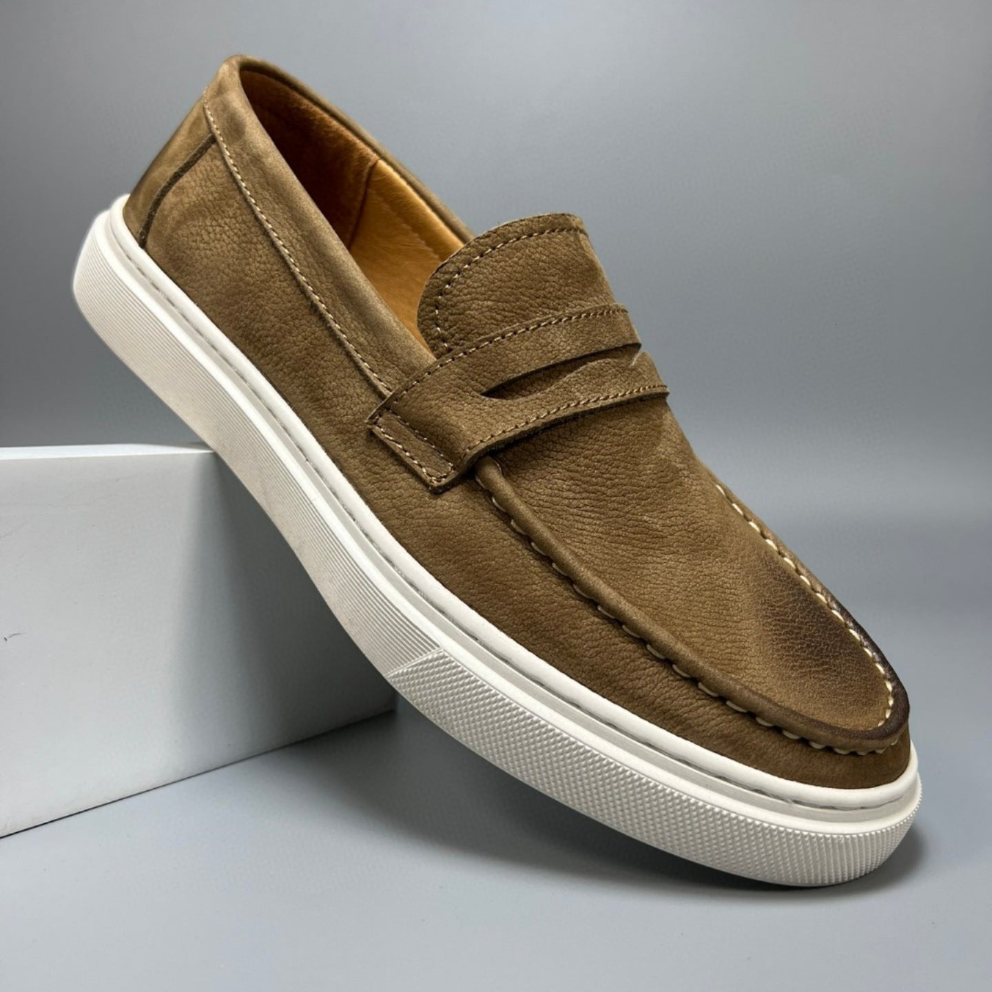 Casual Men's Genuine Retro Soft Bottom Calf Leather Shoes - ADJOVIMARK