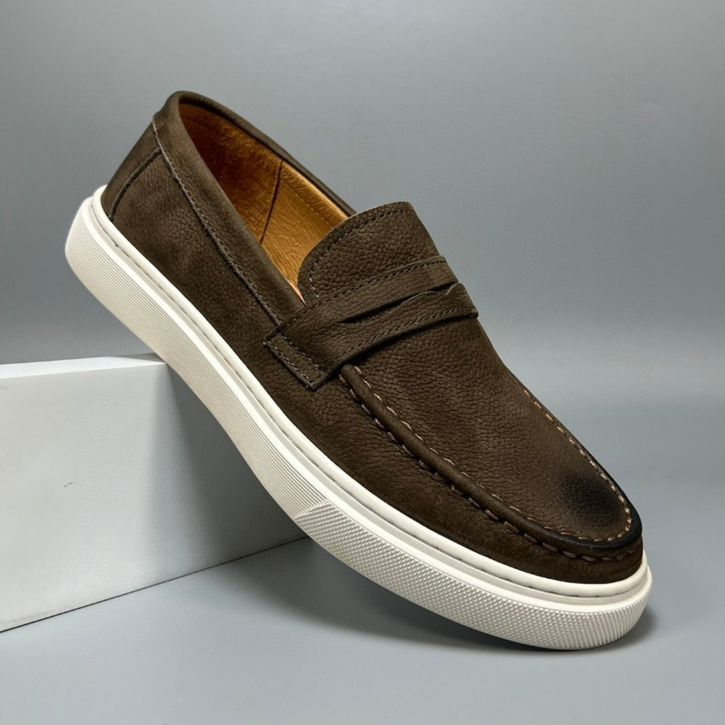 Casual Men's Genuine Retro Soft Bottom Calf Leather Shoes - ADJOVIMARK